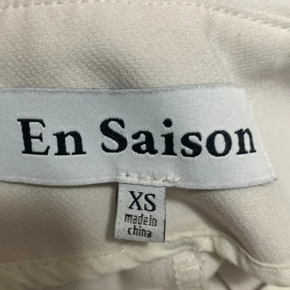 En Saison Women's White High Waisted Pleated Straight Mini Shorts Size XS